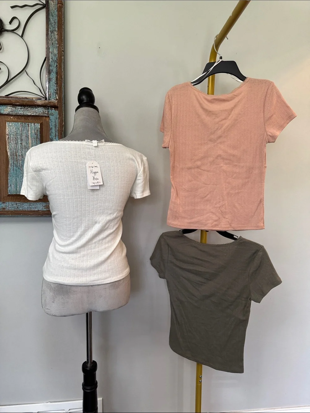 Hippie Rose V-Neck Ruched Tee — White, Blush, Olive bundle NWT M - Picture 6 of 7